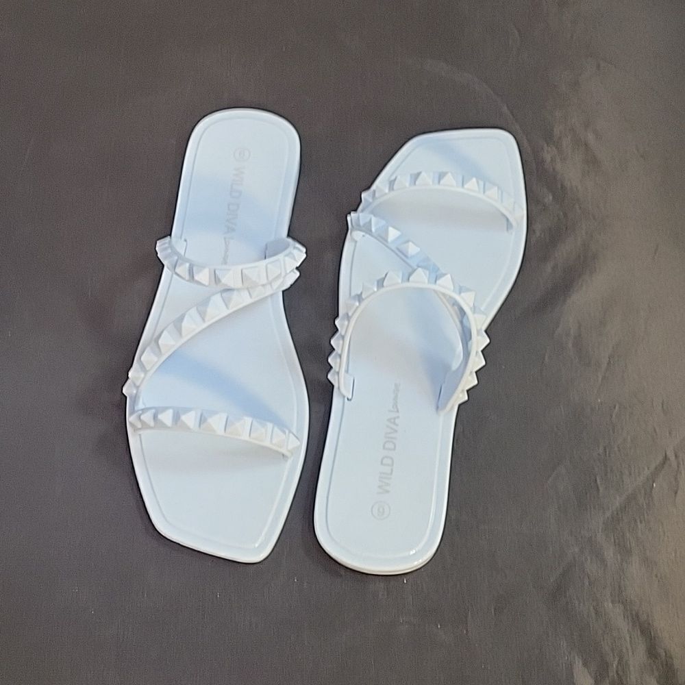 BRAND NEW WILD DIVA JELLY TRIPLE STRAP STUDDED SLIP-ON WOMEN"S SANDAL - Picture 9 of 16